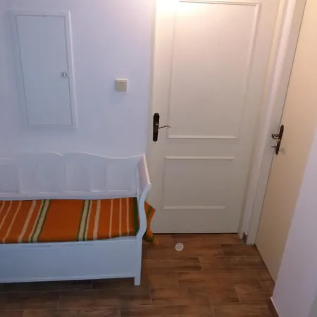 Chalupa Na Venkove Raskov